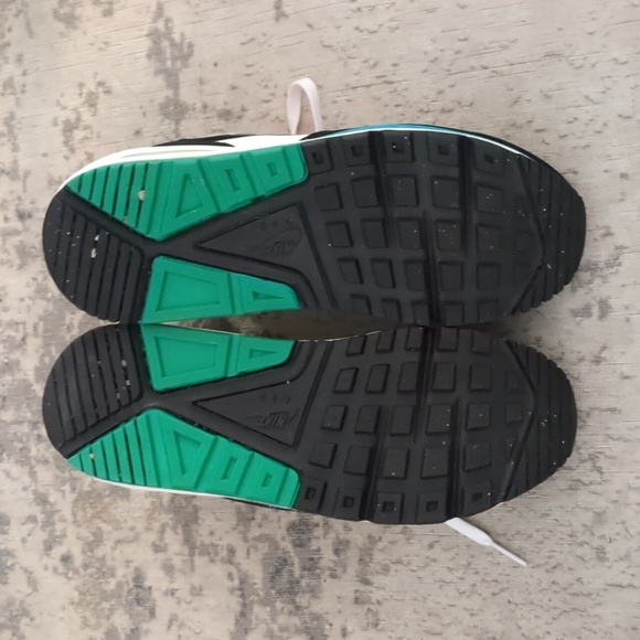 Nike Air Max Correlate Sneakers - Picture 6 of 11